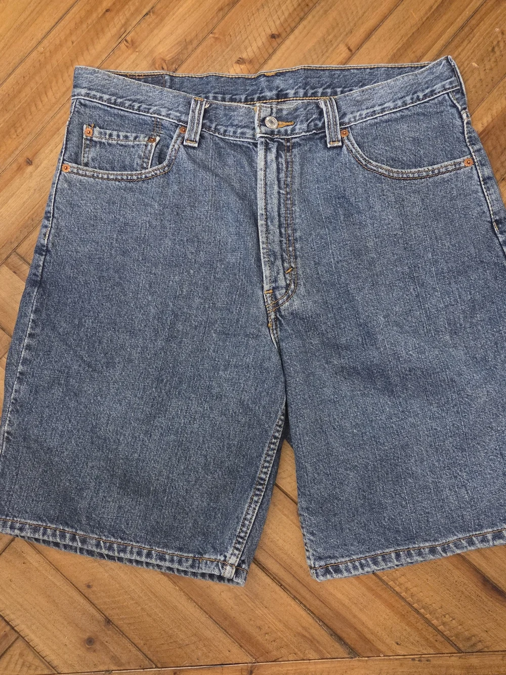 40% SALE RIGHT NOW!!!  Levi's Men's 550 Blue Denim Shorts